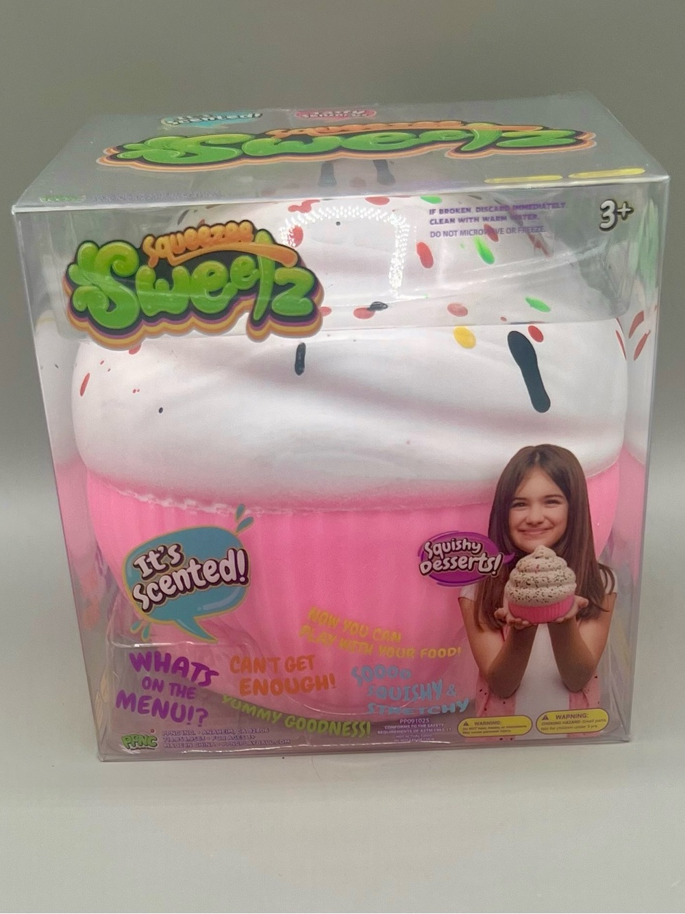 PPNC Squeezee Sweetz PiNK Scented Cupcake Squishy with Multicolor Sprinkles NEW🩷